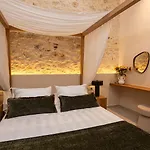 Madonna Del Mare ハニア